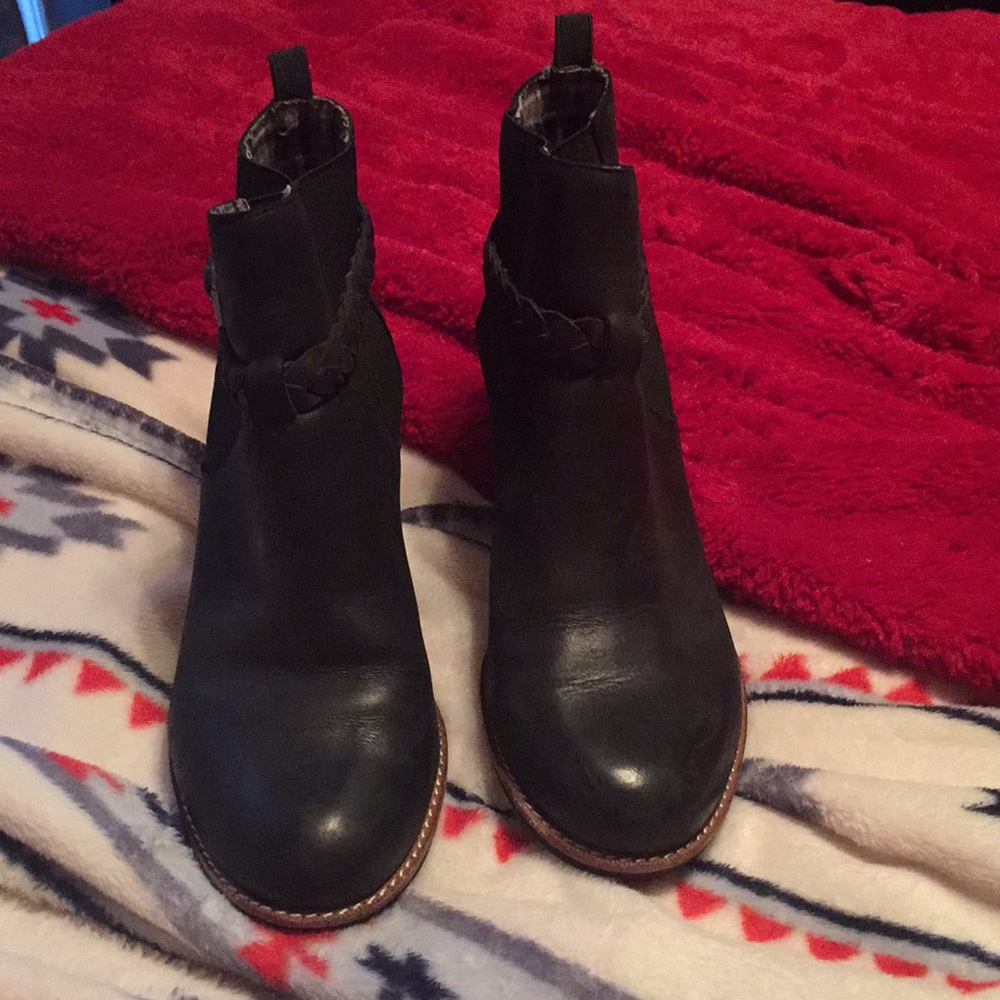 Black sperry booties